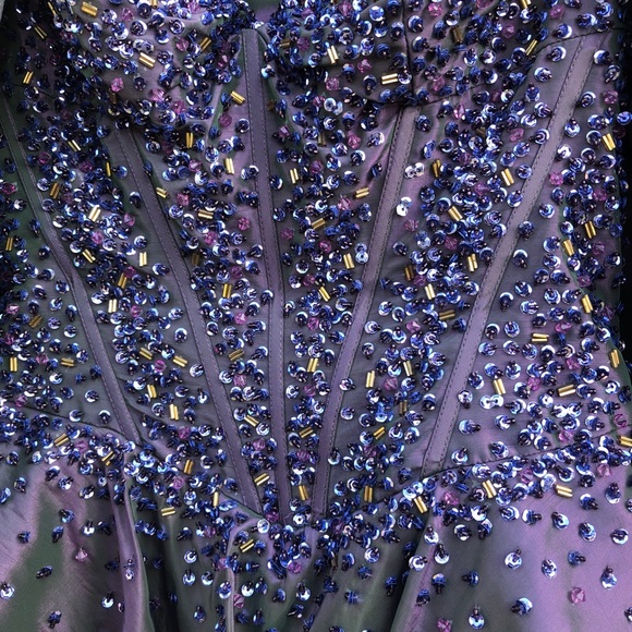 STUNNING Prom dress size 4 - Picture 6 of 16